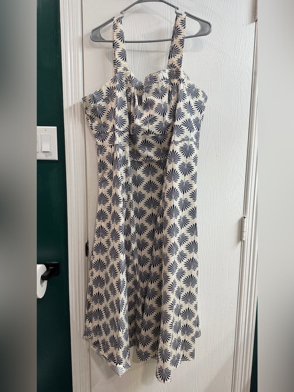 Torrid Belle Isle Sleeveless Navy Fan-Print A-Line Dress - White & Navy